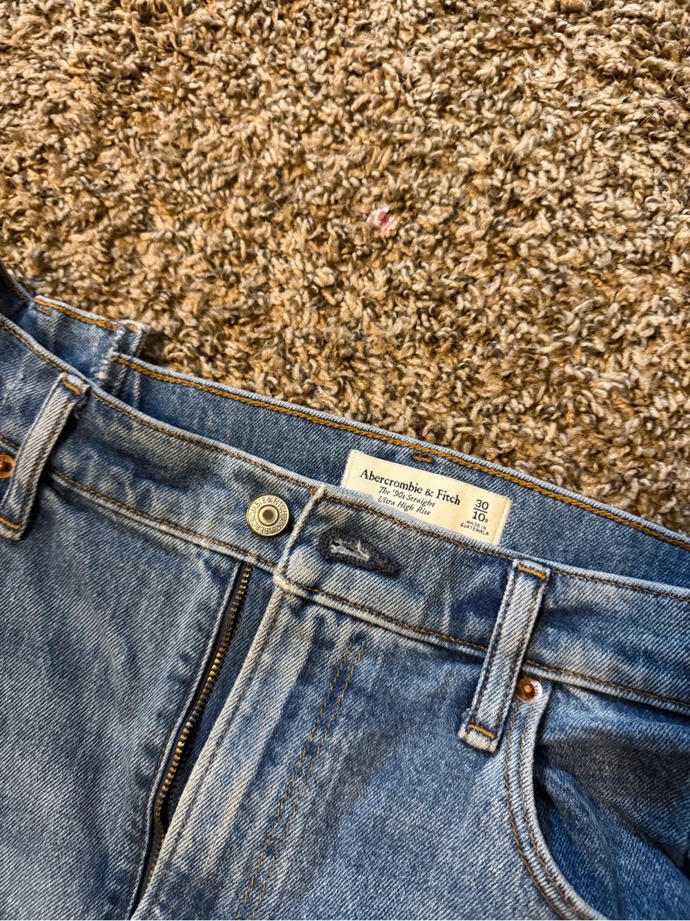 Abercrombie & Fitch Women's Straight Leg Jeans - Light Wash Blue - Picture 2 of 3